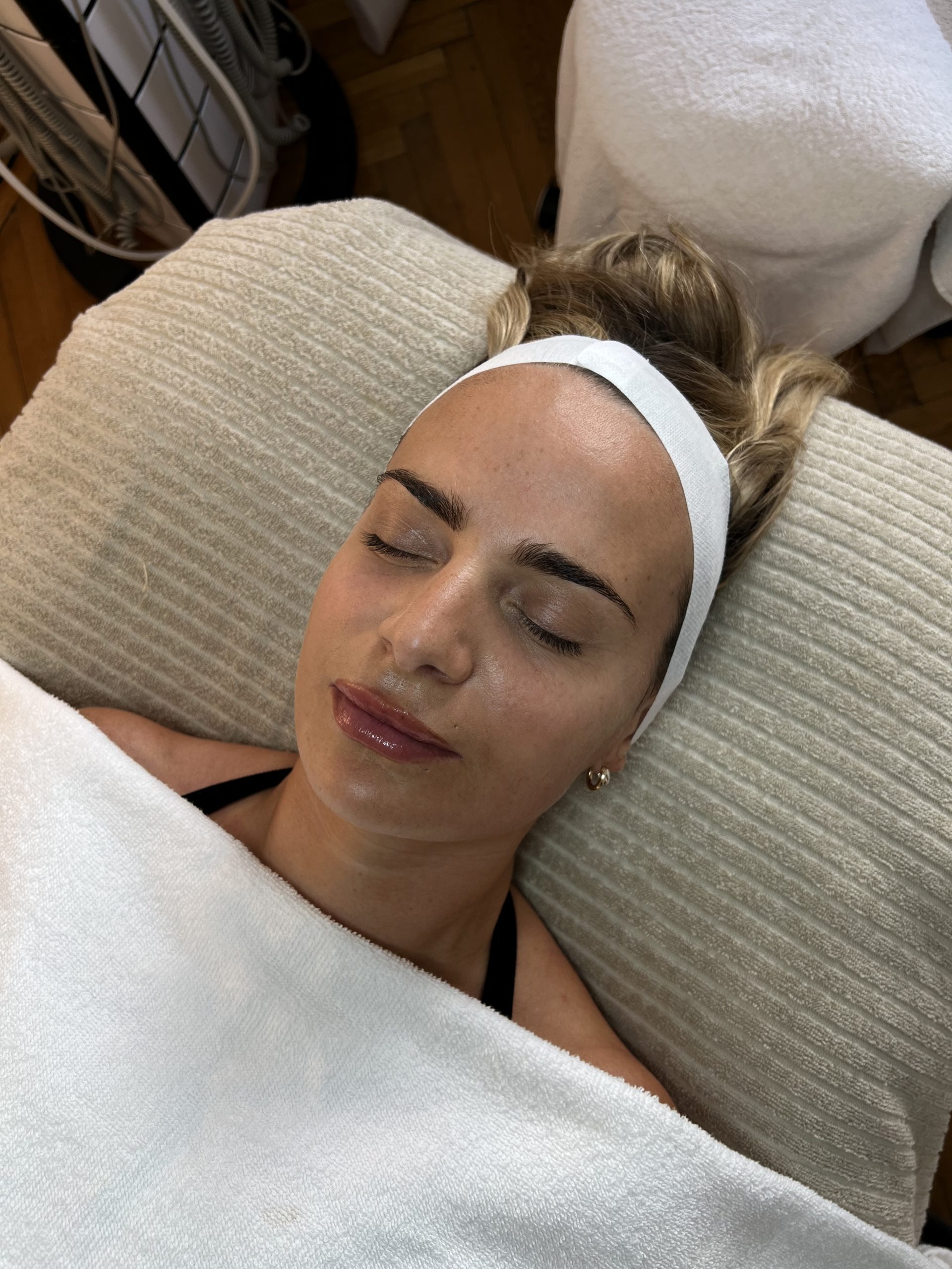 strahlende, glatte Haut, feuchtigkeitsspendend und mit Anti-Aging-Effekten in Wien